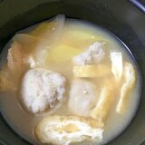 つみれと油揚げの味噌汁